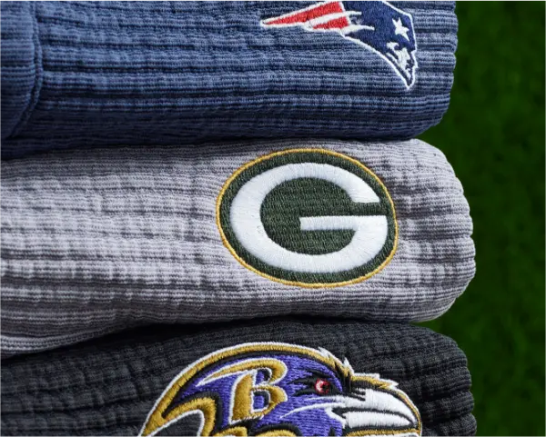 Tennessee Titans Benjy Snap 1/4 Zip Pullover · Johnnie-O